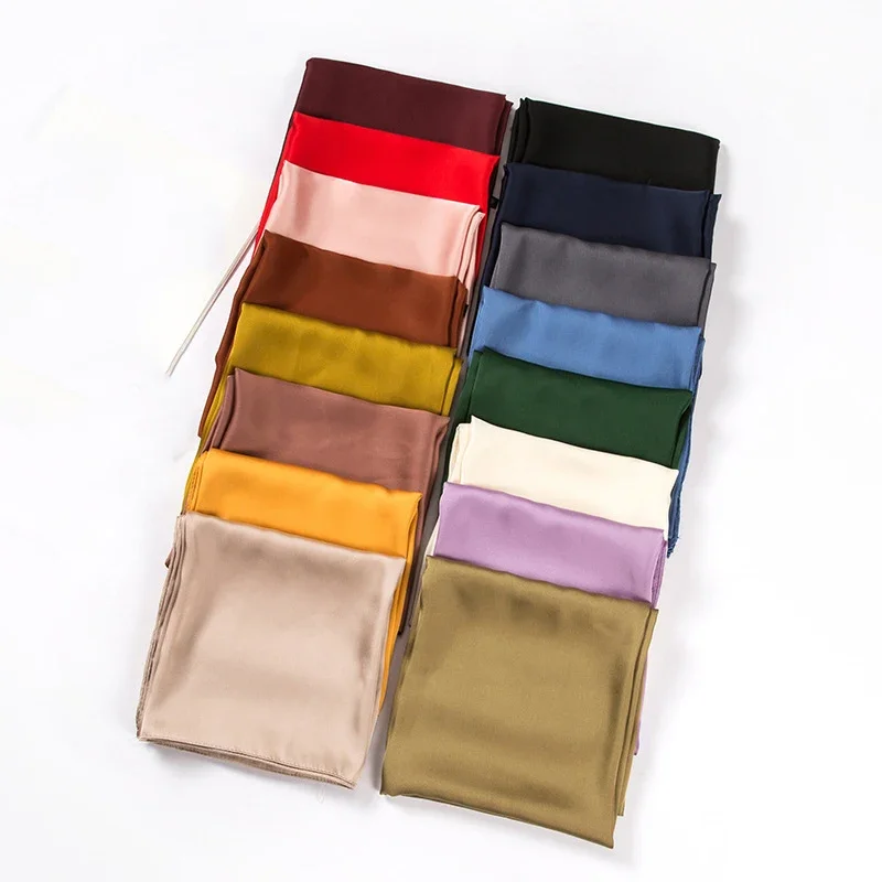 Ascot Neck Scarf - ผ้าพันคอซาตินสำหรับผู้หญิง ขนาด 70 ซม. สีพื้น เนื้อผ้าเรียบ